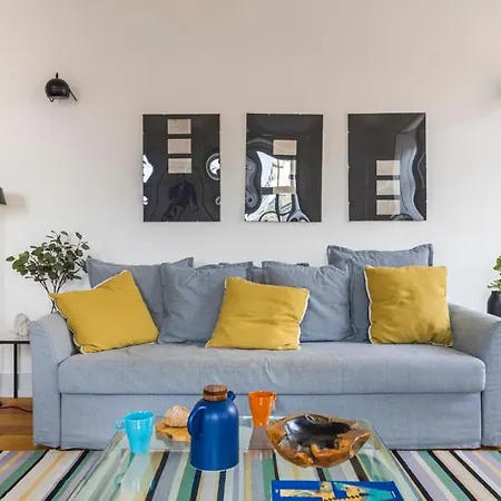 Plum Guide - The Elvis Apartment