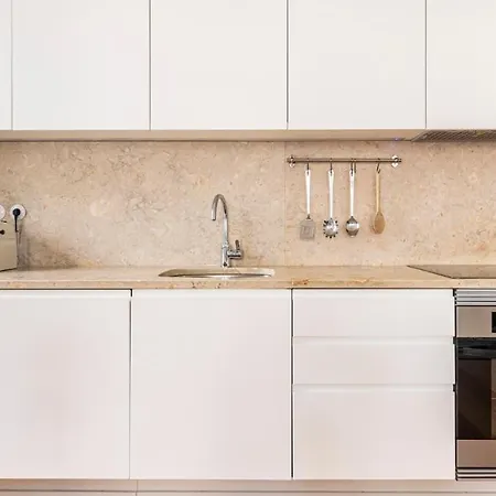 Apartment Plum Guide - The Elvis *
