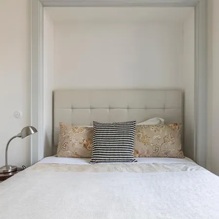 Apartment Plum Guide - The Elvis Lisbon